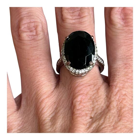 Vintage Black Faceted Center Silver Tone Cocktail Ring Size 7 - Picture 2 of 7